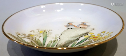 A plate with QianJiangCai flowers and bird pattern. Late Qin...