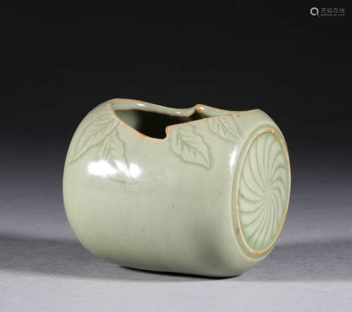 Song Dynasty, Longquan kiln bird food can
