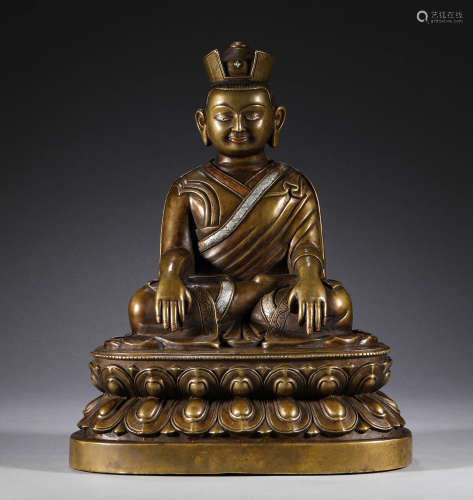 In the Qing Dynasty, the statue of guru was made of alloy co...