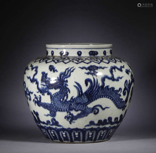 Yuan Dynasty, blue and white dragon pattern pot