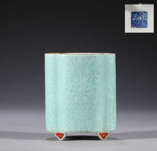 Qing Dynasty, pastel flower pattern pen holder