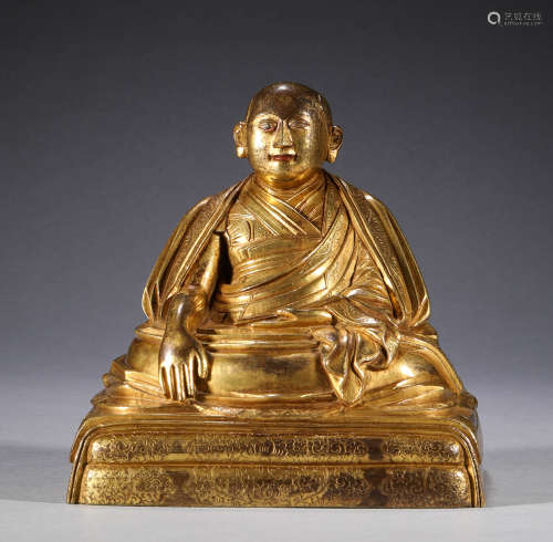 In the Qing Dynasty, the bronze gilded statue of Guru Buddha