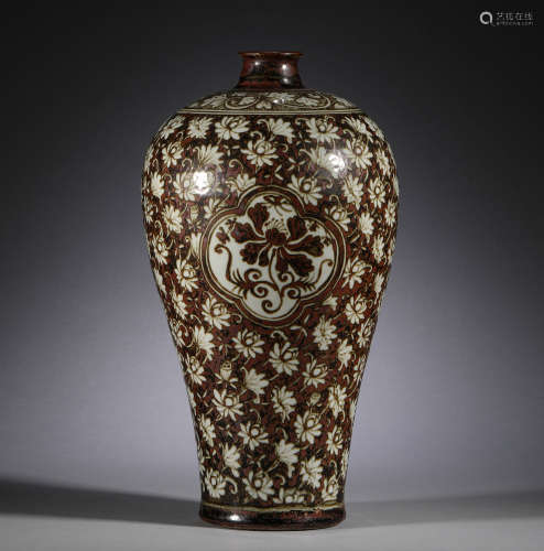Song Dynasty, Cizhou kiln, flower pattern plum vase