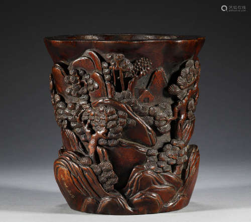 In the Qing Dynasty, aloes high relief pen holder