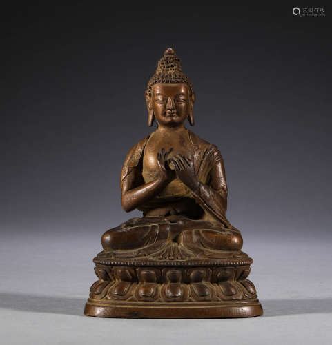 In the Qing Dynasty, bronze statues of Sakyamuni Buddha