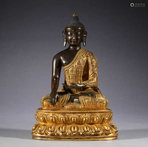 In the Qing Dynasty, the bronze gilded statue of Sakyamuni B...