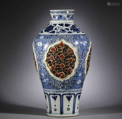 Yuan Dynasty. Blue and white underglaze red twig pattern bot...