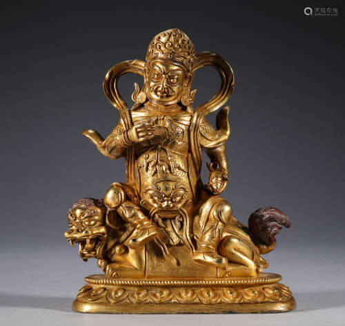 In the Qing Dynasty, bronze gilded statue of heavenly king