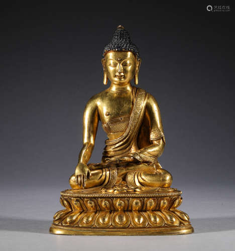 In the Qing Dynasty, the bronze gilded statue of Sakyamuni B...