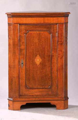 Corner cupboard, England, around 1900, solid oak, door
