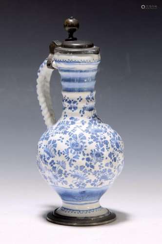 Narrow-necked jug, Hanau around 1700, faience, fine flower