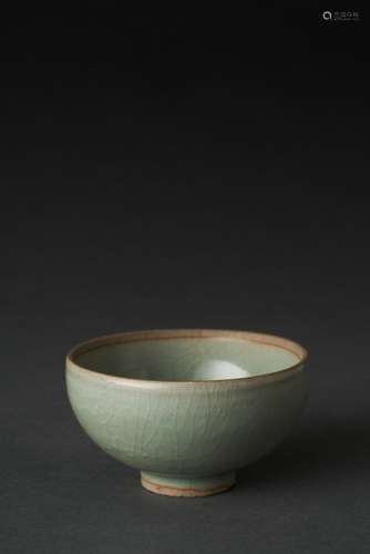 A LONGQUAN GUAN-TYPE BUBBLE BOWL, SOUTHERN SONG DYNASTY (112...