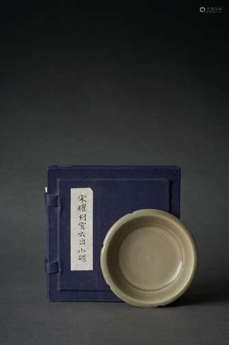 A SMALL YAOZHOU CELADON FOLIATE RIMMED DISH, NOTHERN SONG DY...