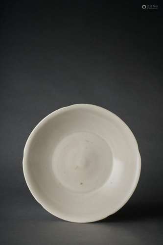 A DING FOLIATE-RIMMED BOWL, NORTHERN SONG (960-1127)