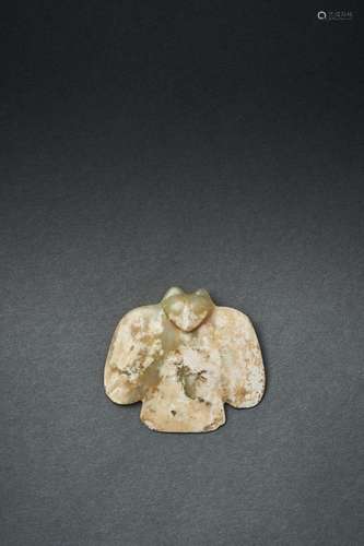 A WHITE JADE BIRD-SHAPED PENDANT, LATE HONGSHAN CULTURE,CIRC...