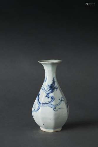 A SMALL BLUE AND WHITE DRAGON VASE, YUAN DYNASTY (1271-1368)