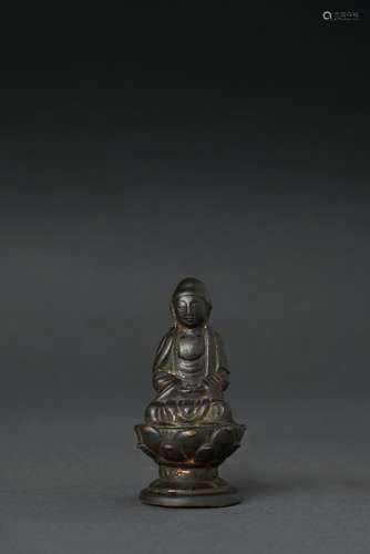 A BRONZE FIGURE OF SEATED AMITABHA, FIVE DYNASTIES-LIAO DYNA...