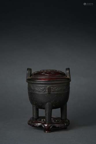 A BRONZE CENSER DING, MING DYNASTY, 17TH CENTURY