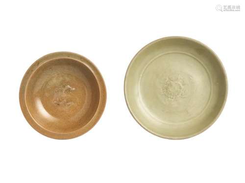 TWO LONGQUAN DISHES, SOUTHERN SONG TO EARLY MING DYNASTY，12T...