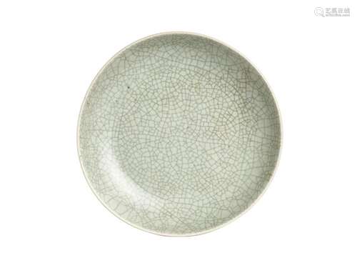 A GE-GLAZED DISH, QING DYNASTY, 18TH CENTURY