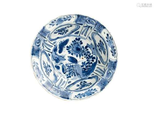 A BLUE AND WHITE KRAAK BOWL, WANLI PERIOD, LATE 16TH CENTURY