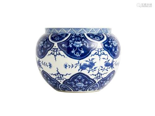 A BLUE AND WHITE JAR, QING DYNASTY, GUANGXU PERIOD (1875-190...