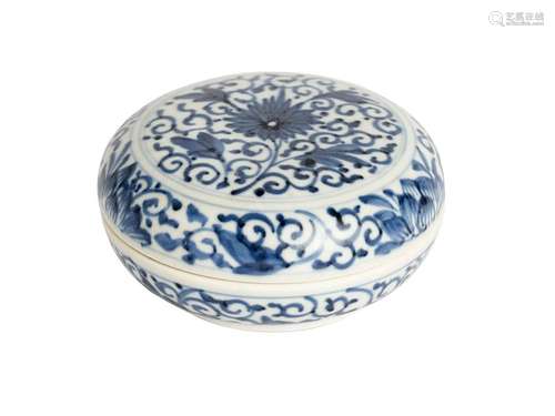 A BLUE AND WHITE CIRCULAR BOX AND COVER, KANGXI PERIOD (1662...