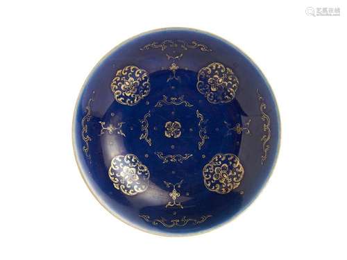 A GILT-DECORATED POWDER BLUE GLAZED DISH, QIANLONG SIX-CHARA...