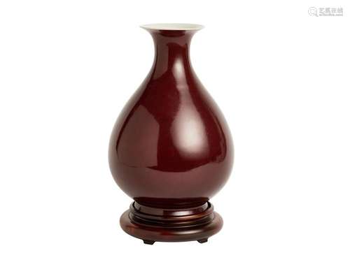 A RED GLAZED YUHUCHUN VASE, QIANLONG SIX-CHARACTER UNDERGLAZ...