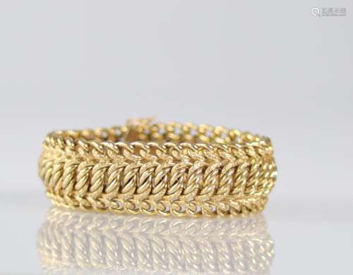 Yellow gold (18k) bracelet with hollow twisted links (46.90g...