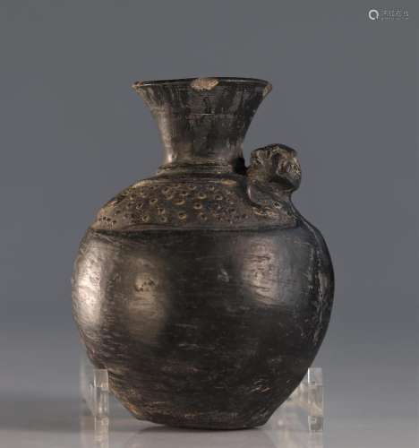 Pre-Columbian Chimu Inca terracotta vase Peru 1000 to 1400 A...