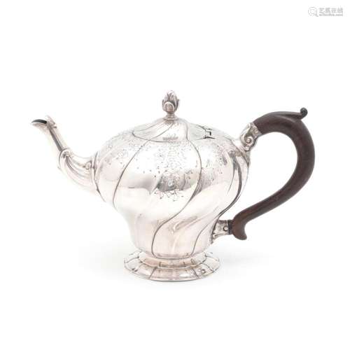 A D. JOSÉ (1750-1777) TEAPOT