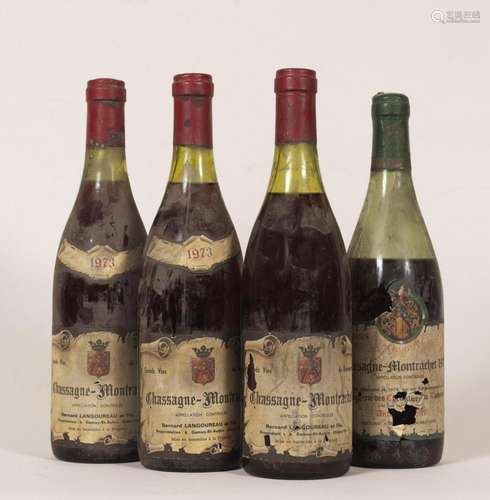 4 bouteilles Chassagne Montrachet, 2 de 1973, 1 autre 1972 e...