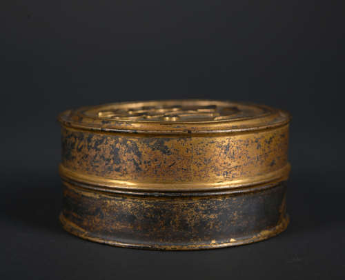 A gilt-bronze 'arabic' box and cover