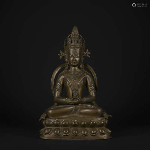 A bronze statue of Aksobhya Buddha