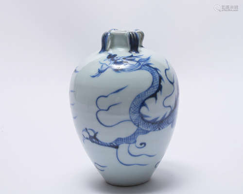 A blue and white 'dragon' jar