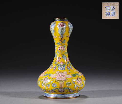 Chinese Qing Dynasty enamel flower pattern garlic bottle