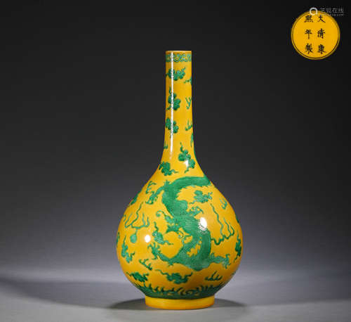 Chinese Qing Dynasty Qianlong yellow ground green glaze drag...