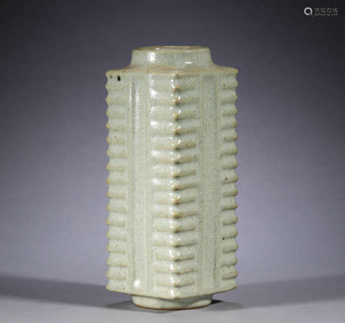 Cong bottle of Ge kiln in ancient China