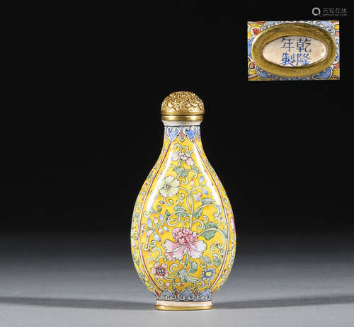 In the Qing Dynasty, the bronze embryo enamel colored flower...