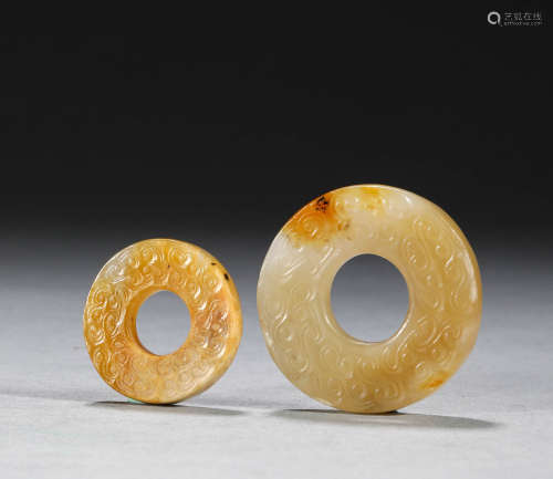 A pair of jade rings in ancient China