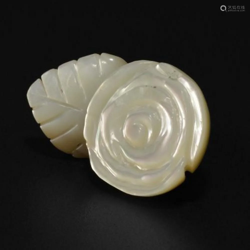 14ct Carved Mother of Pearl Rose