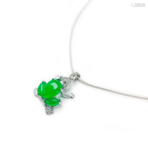 Asian Green Jade Frog Pendant Accompanied By Necklace