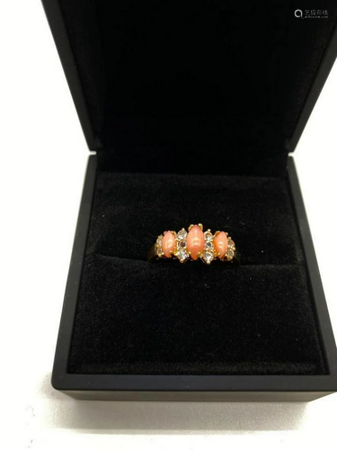 Magnificent 3 Stone setting, Coral Stone and Swarovski Cryst...