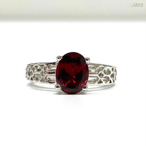 Large Garnet Gemstone on an Intricate 925 Sterling Silver Ba...