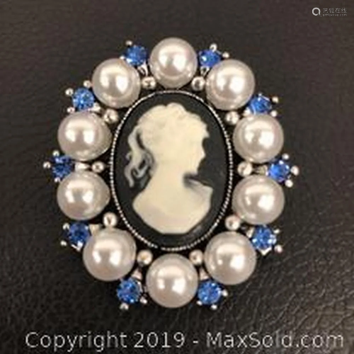 Blue Rhinestone And White Pearl Cameo Broach