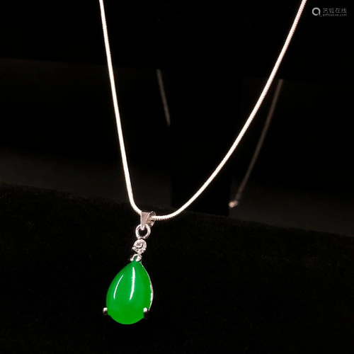 Chinese Green Jade Tear Drop On 925 Necklace