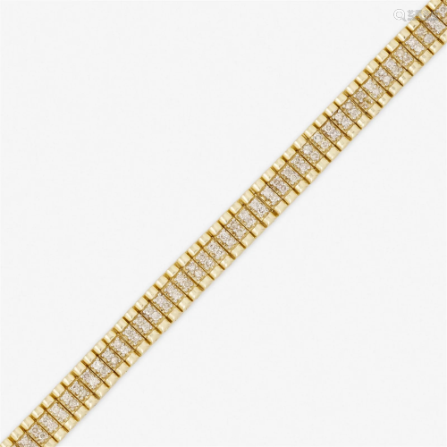 Diamond and gold line bracelet