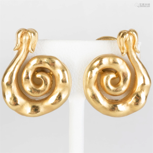 Pair of Janet Mavec 18k Gold Spiral Bean Earclips