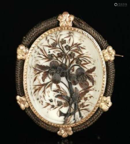 Broche ovale porte-photo en or rose, cordage, verre et trava...